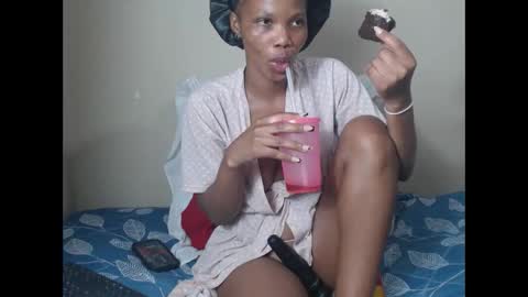 Snapshot of sweetlipss_ chatting on 5, 12, 2025 sweetlipss_ online show from 5, 12, 2025