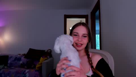 Snapshot of sweetmila1 chatting on 8, 5, 2026 Mila online show from 8, 5, 2026
