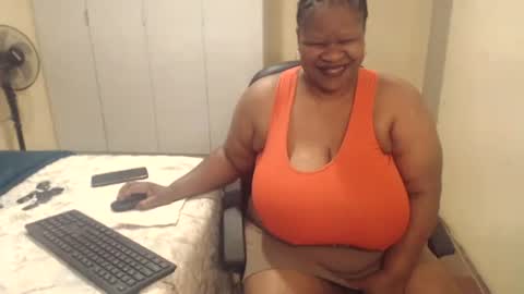 Snapshot of sweetnoziexxx chatting on 2, 12, 2024 sweetnoziexxx online show from 2, 12, 2024