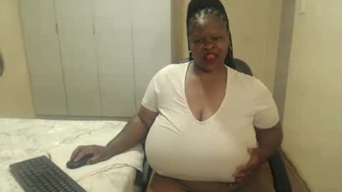 Snapshot of sweetnoziexxx chatting on 7, 1, 2025 sweetnoziexxx online show from 7, 1, 2025