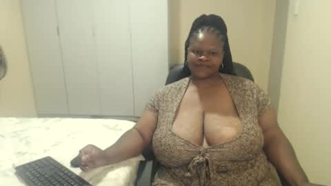Snapshot of sweetnoziexxx chatting on 10, 1, 2025 sweetnoziexxx online show from 10, 1, 2025