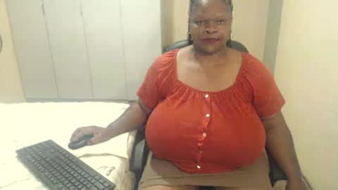 Snapshot of sweetnoziexxx chatting on 12, 1, 2025 sweetnoziexxx online show from 12, 1, 2025