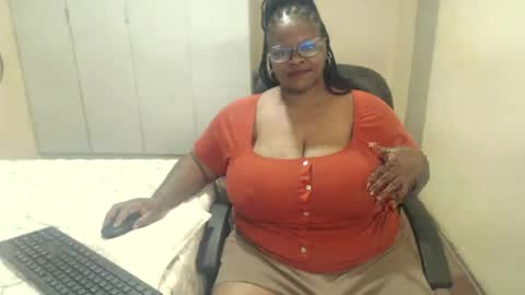 Snapshot of sweetnoziexxx chatting on 12, 1, 2025 sweetnoziexxx online show from 12, 1, 2025