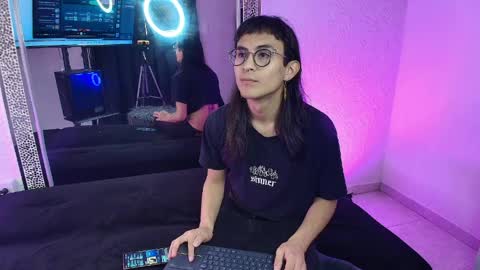 Snapshot of sweetobsidian_boy chatting on 4, 4, 2026 obsidian online show from 4, 4, 2026