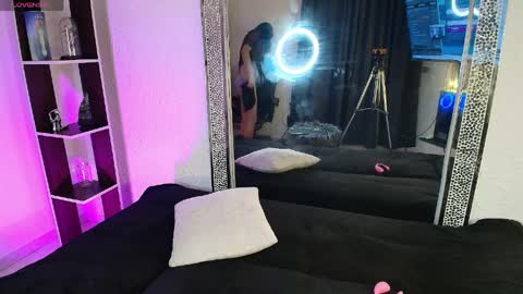 Snapshot of sweetobsidian_boy chatting on 8, 4, 2026 obsidian online show from 8, 4, 2026