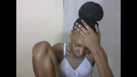 ESTHER online show from 16, 10, 2025