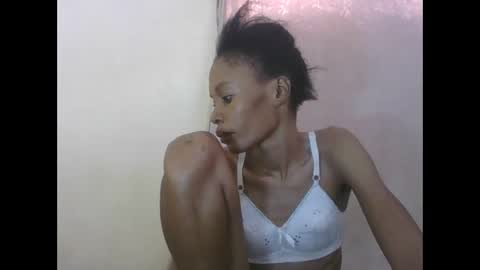 ESTHER online show from 2, 4, 2026