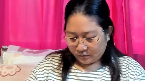 Snapshot of sweetpilipina88 chatting on 17, 6, 2026 MIA online show from 17, 6, 2026