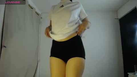 Snapshot of sweetpink1_ chatting on 30, 9, 2025 Caro Lily online show from 30, 9, 2025