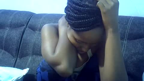 Snapshot of sweetqueen20 chatting on 17, 6, 2026 queen online show from 17, 6, 2026