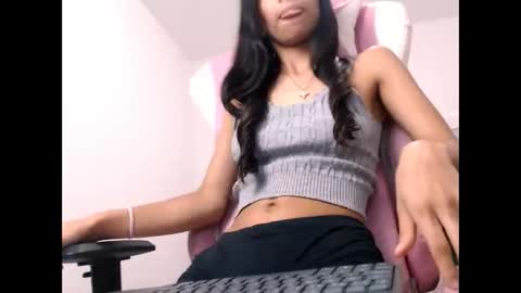 sweetscaarlett online show from 10, 4, 2026