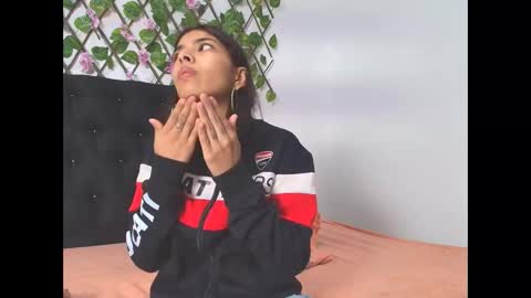 sweetscaarlett online show from 19, 4, 2026