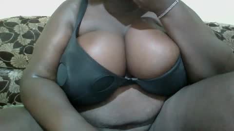 Snapshot of sweetsensationtee chatting on 12, 2, 2026 sweetsensation online show from 12, 2, 2026