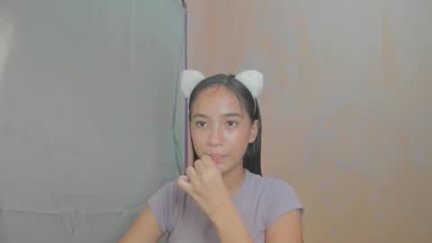 Snapshot of sweetsexy_miax chatting on 4, 12, 2025 Mia online show from 4, 12, 2025