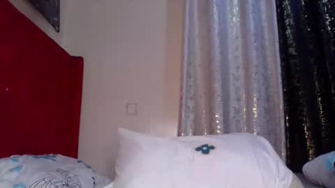 Snapshot of sweetslimgal23 chatting on 8, 11, 2025 purity online show from 8, 11, 2025