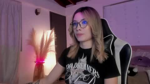 Snapshot of sweett_catt1 chatting on 23, 2, 2025 Cat independent model online show from 23, 2, 2025