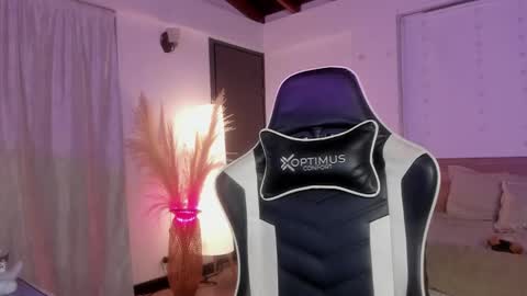 Snapshot of sweett_catt1 chatting on 25, 2, 2025 Cat independent model online show from 25, 2, 2025