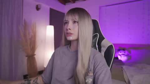 Snapshot of sweett_catt1 chatting on 7, 3, 2025 Cat independent model online show from 7, 3, 2025