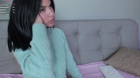 Snapshot of sweett_petite chatting on 18, 1, 2025 online show from 18, 1, 2025