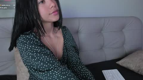 Snapshot of sweett_petite chatting on 21, 1, 2025 online show from 21, 1, 2025