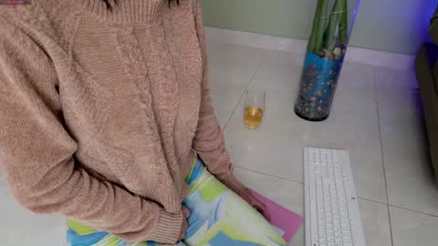 Snapshot of sweett_petite chatting on 1, 2, 2025 online show from 1, 2, 2025