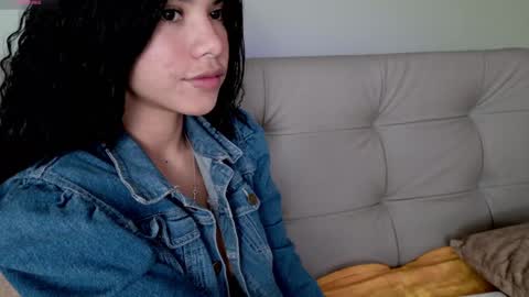 Snapshot of sweett_petite chatting on 6, 2, 2025 online show from 6, 2, 2025
