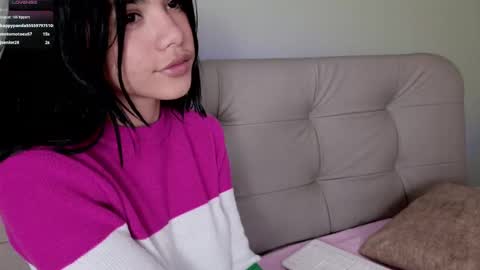 Snapshot of sweett_petite chatting on 10, 2, 2025 online show from 10, 2, 2025