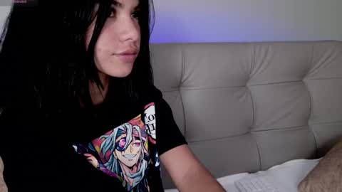 Snapshot of sweett_petite chatting on 11, 2, 2025 online show from 11, 2, 2025