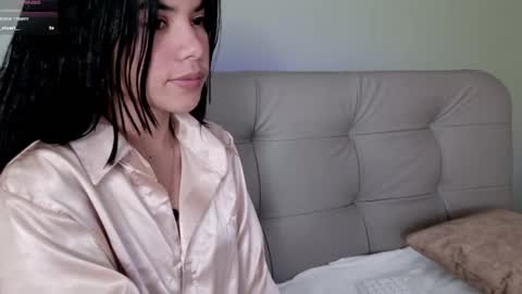 Snapshot of sweett_petite chatting on 15, 2, 2025 online show from 15, 2, 2025