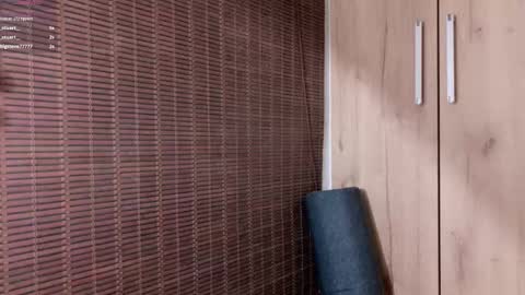 Snapshot of sweett_petite chatting on 15, 2, 2025 online show from 15, 2, 2025