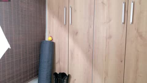 Snapshot of sweett_petite chatting on 24, 2, 2025 online show from 24, 2, 2025