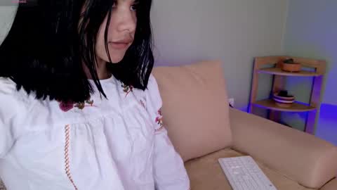 Snapshot of sweett_petite chatting on 2, 3, 2025 online show from 2, 3, 2025