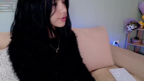 Snapshot of sweett_petite chatting on 11, 3, 2025 online show from 11, 3, 2025