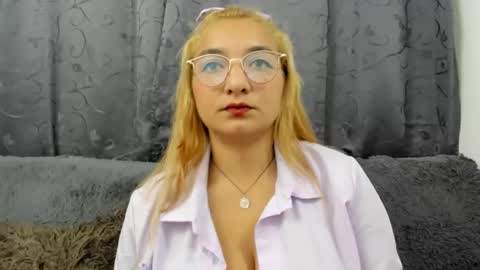 Snapshot of sweettcandys chatting on 17, 2, 2025 Carla Dubois online show from 17, 2, 2025
