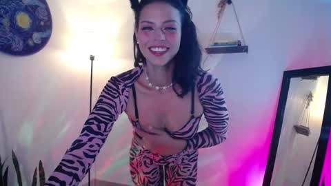 Snapshot of sweettianna chatting on 22, 9, 2025 shamanta Independent modelHelp me reach 100 thumbs up online show from 22, 9, 2025