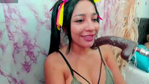 Snapshot of sweetyblowjob19 chatting on 18, 7, 2026 Lina online show from 18, 7, 2026