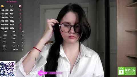 Snapshot of sweetyoops chatting on 24, 10, 2025 Astrid online show from 24, 10, 2025