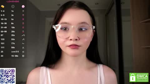 Snapshot of sweetyoops chatting on 29, 10, 2025 Astrid online show from 29, 10, 2025