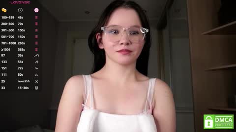 Snapshot of sweetyoops chatting on 31, 10, 2025 Astrid online show from 31, 10, 2025