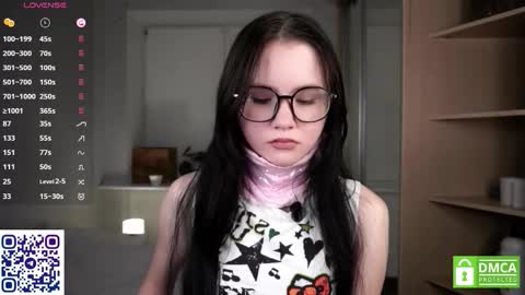 Snapshot of sweetyoops chatting on 5, 11, 2025 Astrid online show from 5, 11, 2025