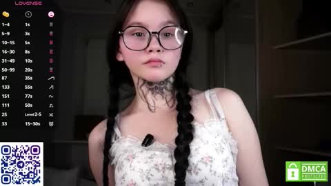 Snapshot of sweetyoops chatting on 9, 11, 2025 Astrid online show from 9, 11, 2025