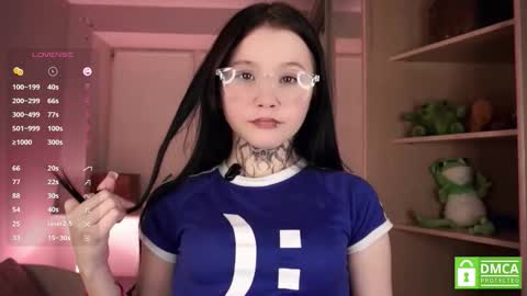 Snapshot of sweetyoops chatting on 19, 11, 2025 Astrid online show from 19, 11, 2025