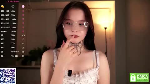 Snapshot of sweetyoops chatting on 21, 11, 2025 Astrid online show from 21, 11, 2025