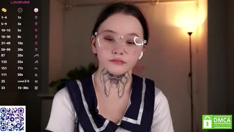 Snapshot of sweetyoops chatting on 24, 11, 2025 Astrid online show from 24, 11, 2025