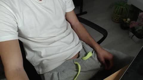 SwetLittleBoy4u online show from 25, 9, 2025