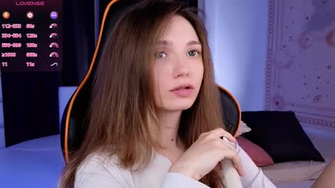 Snapshot of swettymolly chatting on 17, 11, 2025 swettymolly online show from 17, 11, 2025