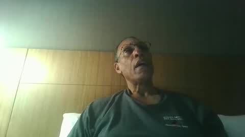 Snapshot of swimmerbod2495 chatting on 2, 4, 2026 swimmerbod2495 online show from 2, 4, 2026