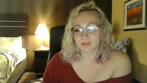 Snapshot of switchykitty chatting on 28, 11, 2025 ashley blayde online show from 28, 11, 2025