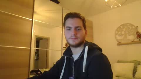 syl092 online show from 16, 12, 2024