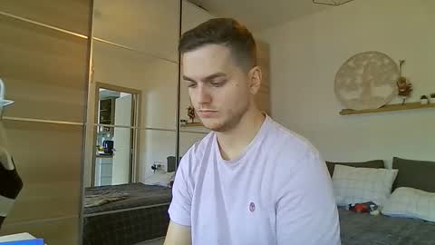 syl092 online show from 1, 12, 2025